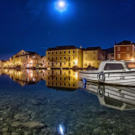 Apartments Emmas Studio Stari Grad  Esterno foto