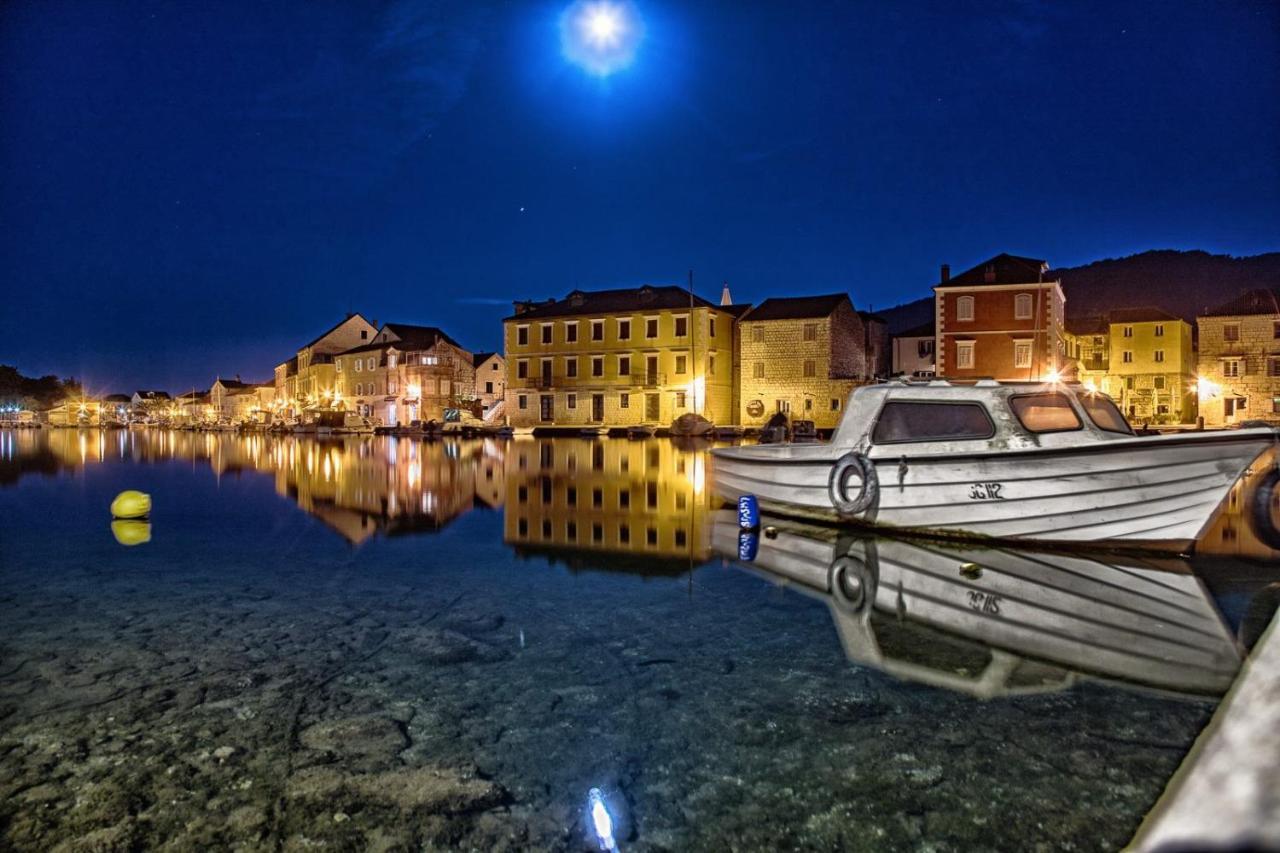 Apartments Emmas Studio Stari Grad  Esterno foto