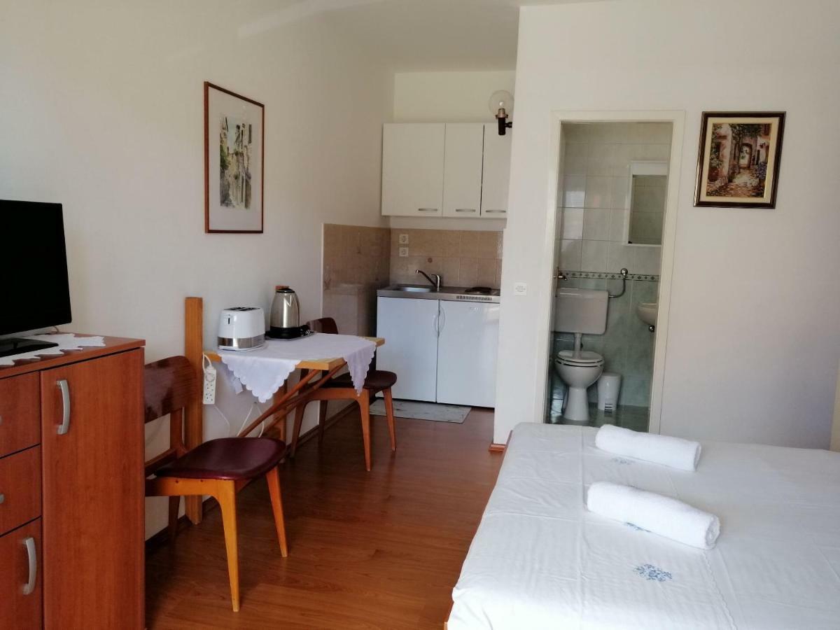 Apartments Emmas Studio Stari Grad  Esterno foto