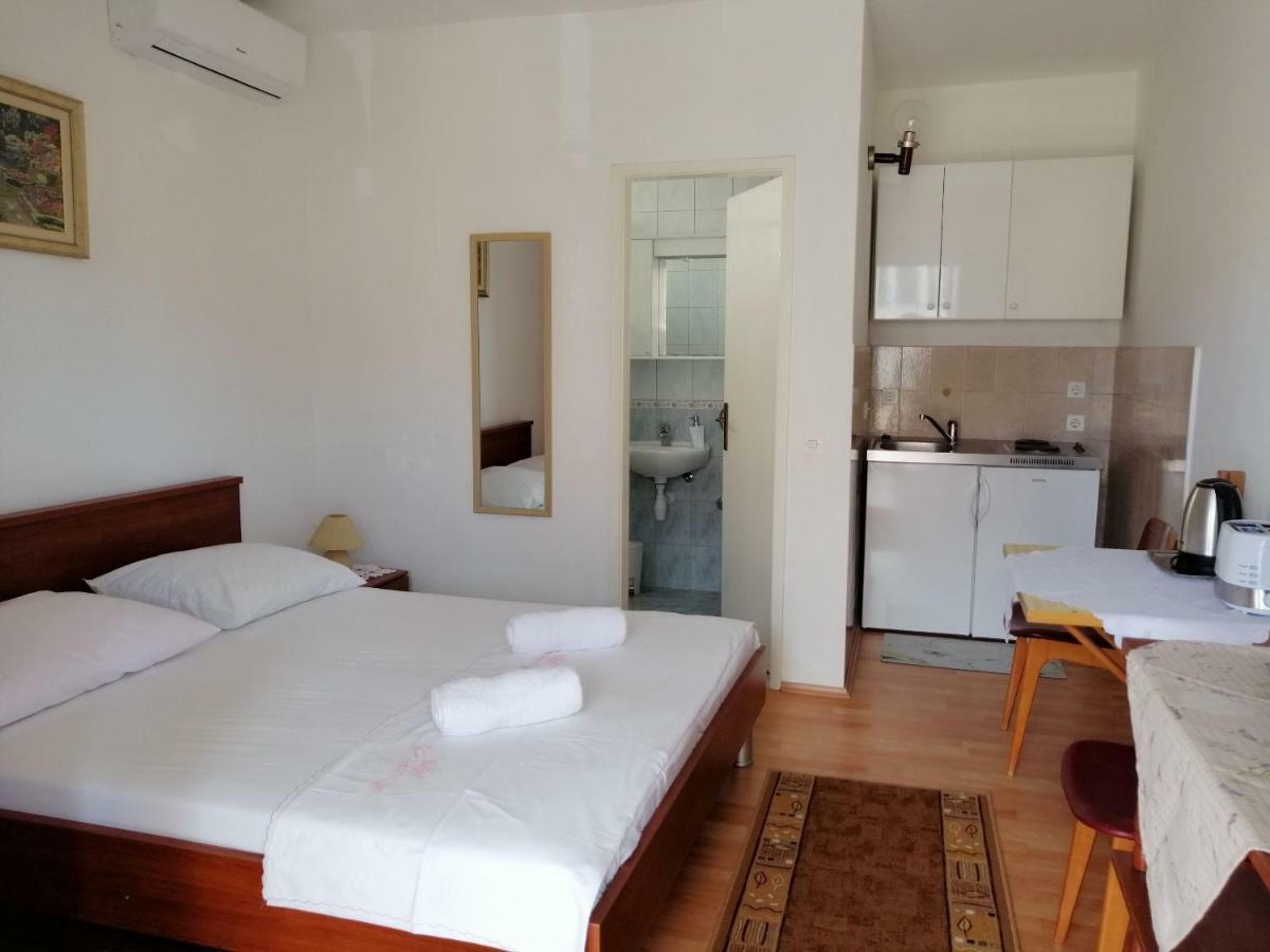 Apartments Emmas Studio Stari Grad  Esterno foto