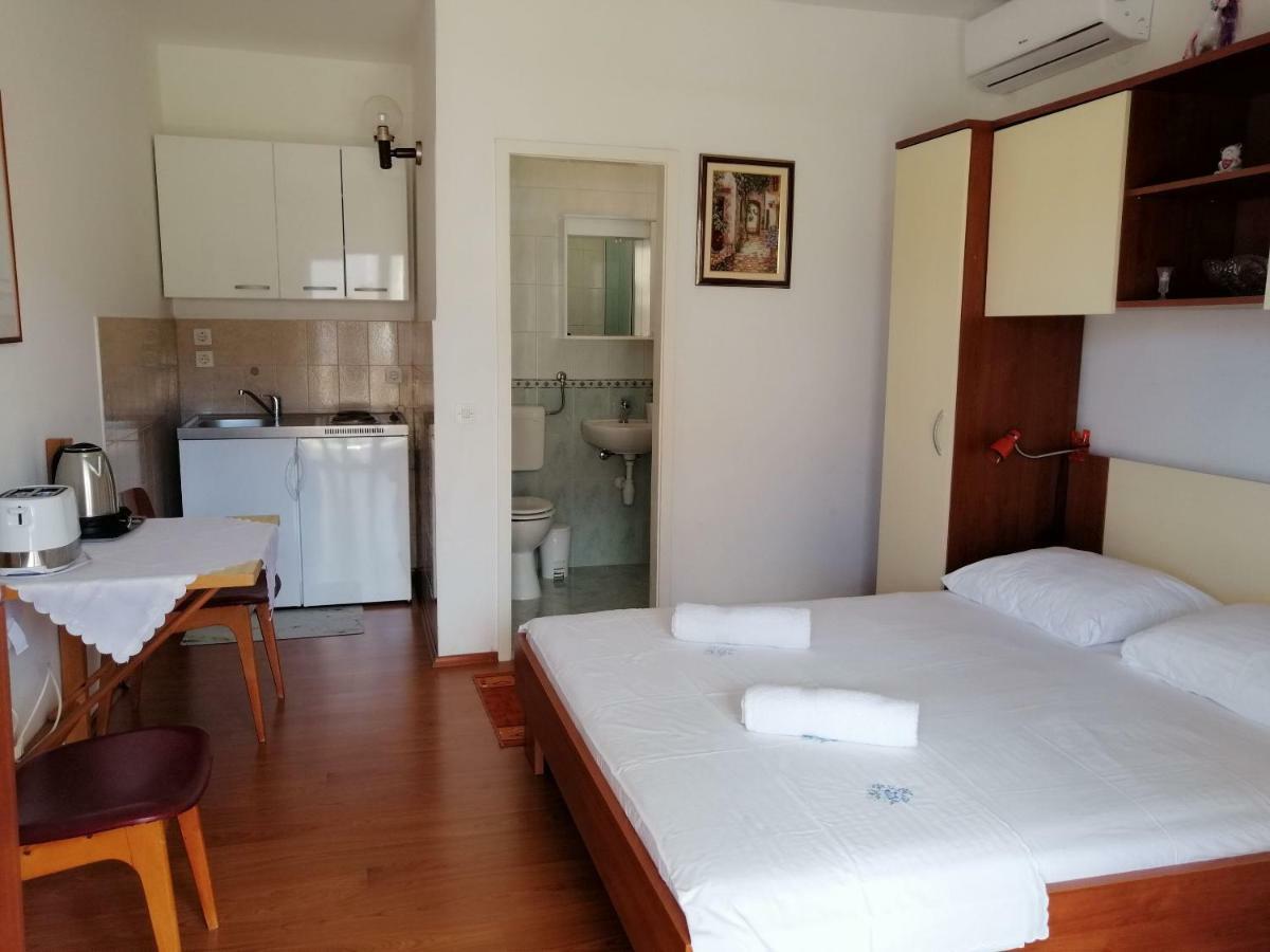 Apartments Emmas Studio Stari Grad  Esterno foto